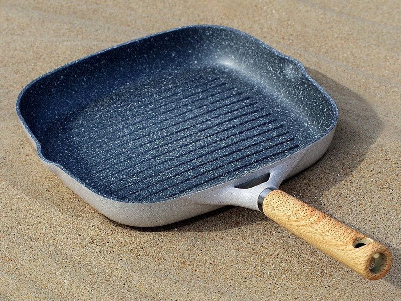 СКОВОРОДЫ-ГРИЛЬ